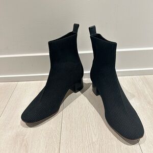 Everlane “The Glove Boot” black sock boots, size 9